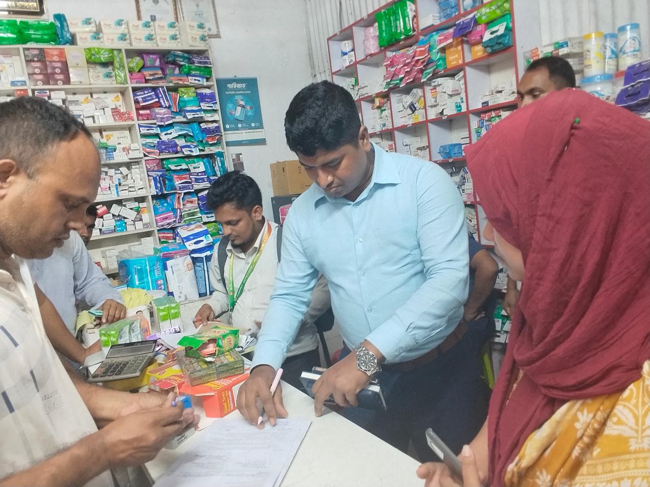 কালীগঞ্জে ভ্রাম্যমান আদালতে তিন ব্যবসায়ীকে অর্থদন্ড