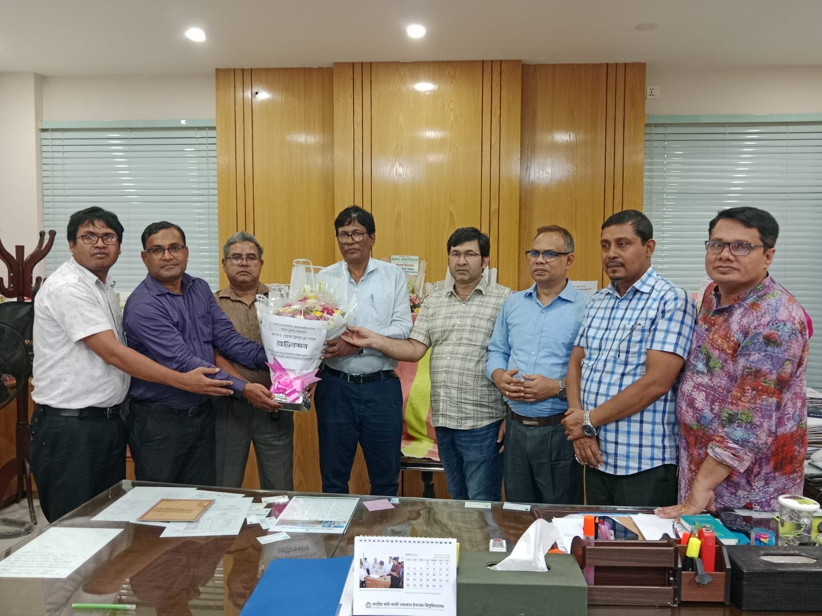নবনিযুক্ত ট্রেজারারকে সাদা দল ও ইউট্যাবের সদস্যদের অভিনন্দন