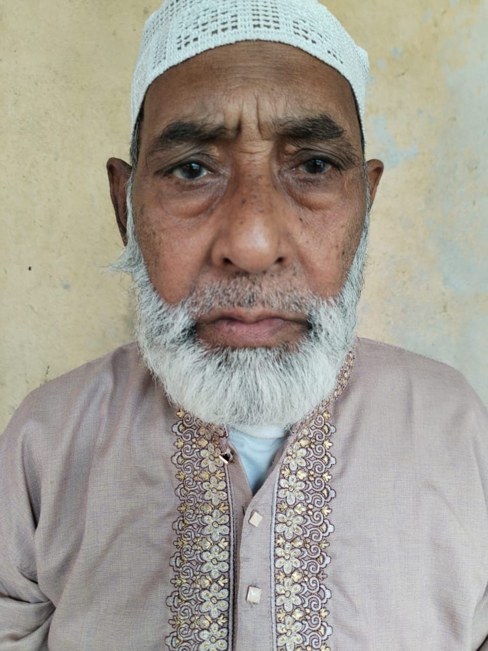 পৈতৃক ভিটায় মেলেনি ঠাঁই,অন্যের বারান্দায় শেষ নিশ্বাস ত্যাগ করলেন প্রবাসফেরত শামসু উদ্দিন
