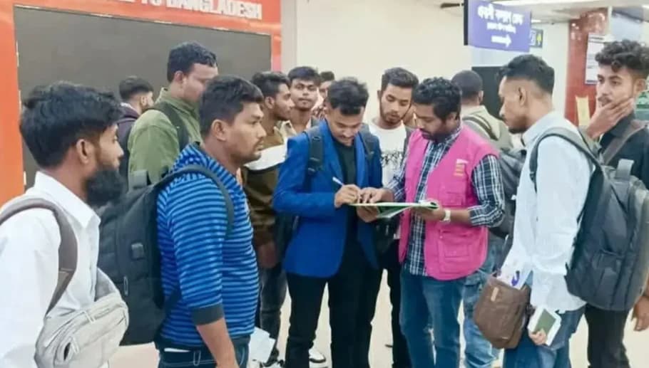 সাইবার স্ক্যামের কবলে পড়ে কম্বোডিয়ায় মানবেতর জীবন, দেশে ফিরলেন ৩৮ জন বাংলাদেশি