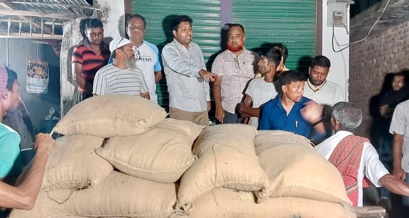রাতের অভিযানে সিংড়ায় উদ্ধার খাদ্যবান্ধব কর্মসূচির ৭৩ বস্তা চাল
