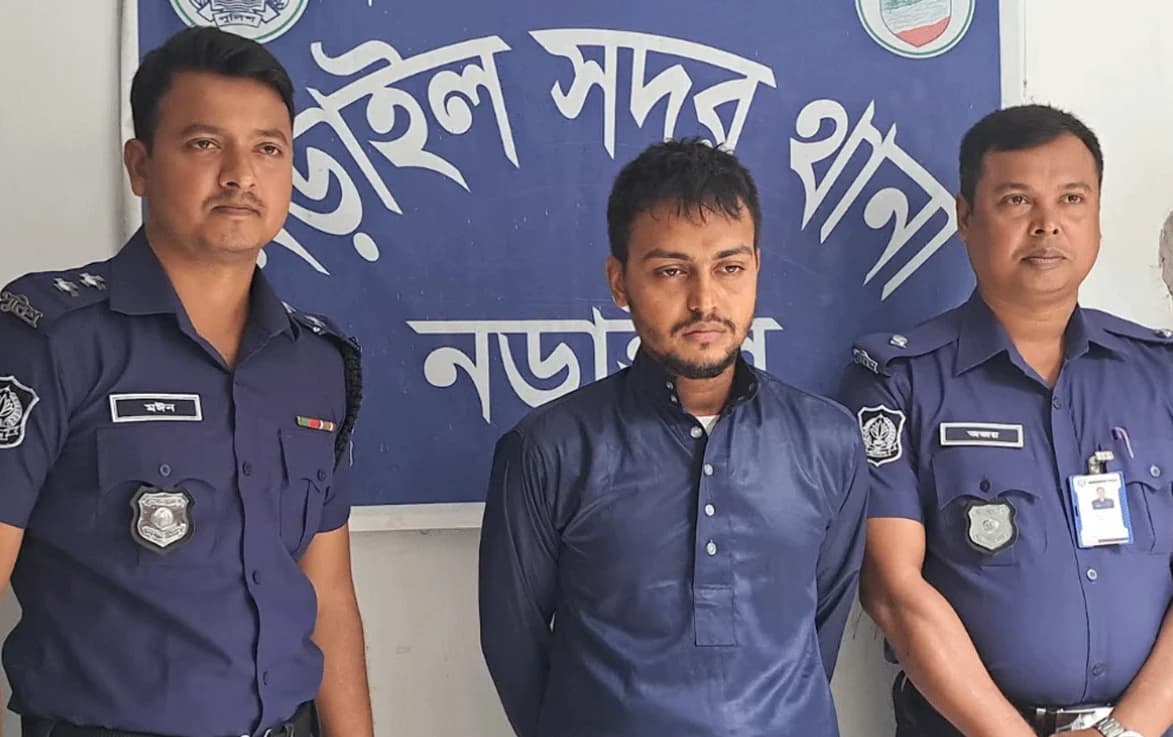 পাঁচ শিক্ষার্থীকে বলাৎকারের অভিযোগ, গাজীপুর থেকে গ্রেফতার নড়াইলের মাদরাসা শিক্ষক