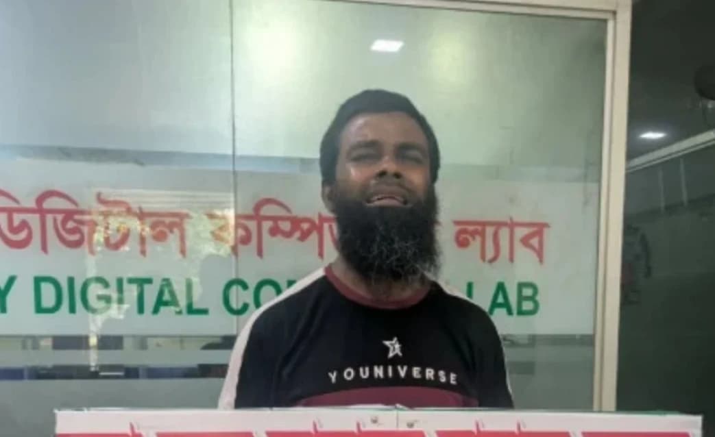 "তুই বাচ্চা হারাইছিস তো আমি কী করব?" পুলিশের এমন আচরণে বুকফাটা কান্না বাবার