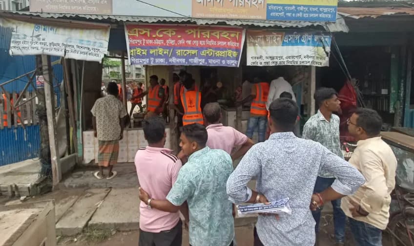 ৩০ বছরের দীর্ঘ লড়াই শেষে স্বস্তি: প্রভাবশালী নেতার দখল করা সরকারি জমি উদ্ধার!