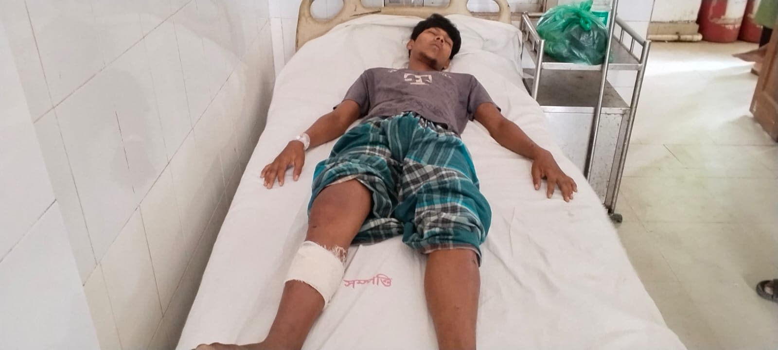 কালীগঞ্জে যুবককে মারধর, অপহরণচেষ্টা ও ছিনতাইয়ের অভিযোগ