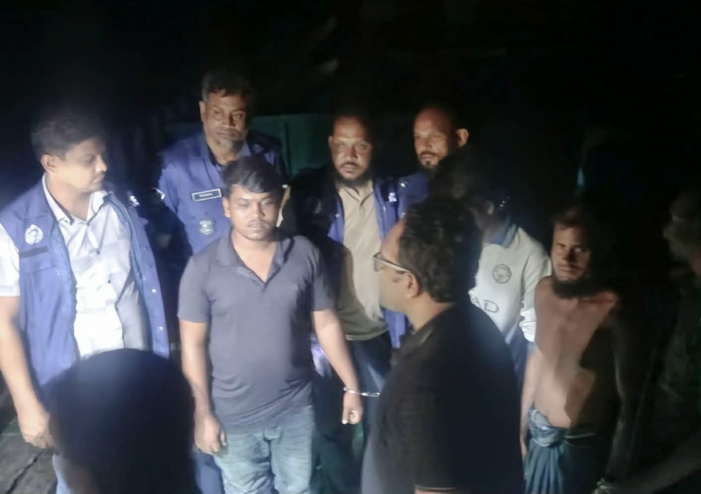 বাকেরগঞ্জে অবৈধ বালু উত্তোলনে কঠোর পদক্ষেপ, তিনজনকে দুই মাসের বিনাশ্রম কারাদণ্ড