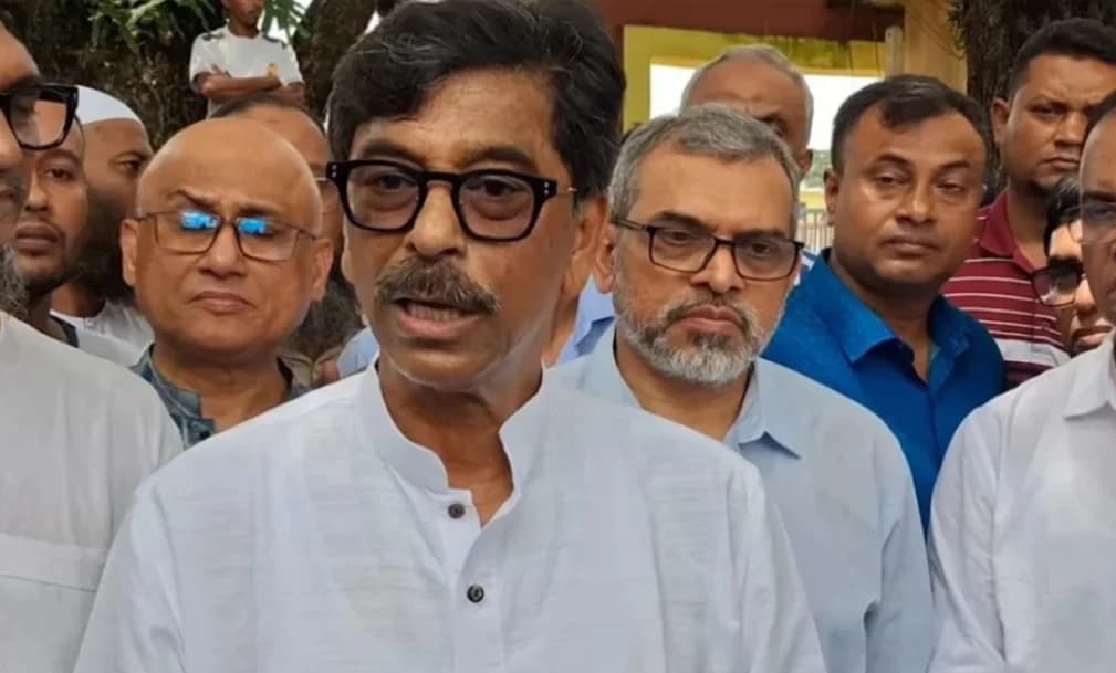 কৃষকদের দুশ্চিন্তা দূর করলেন কৃষিমন্ত্রী, সার মজুতকারী দুষ্টচক্রকে কড়া হুঁশিয়ারি!