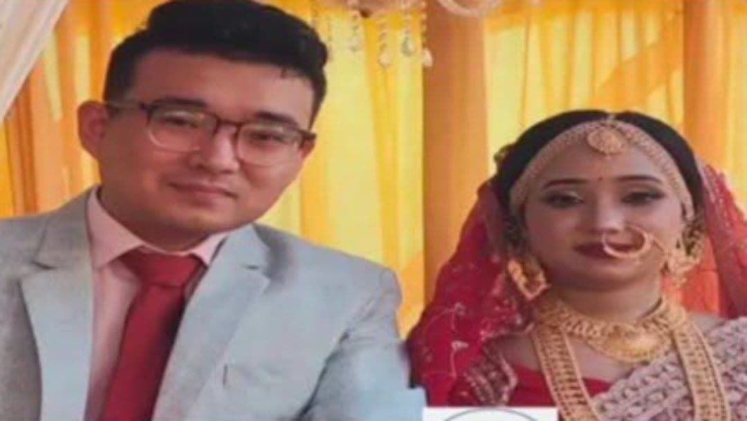 প্রেমের টানে ধর্ম পাল্টে মুসলিম তরুণীকে বিয়ে করলেন চীনা যুবক