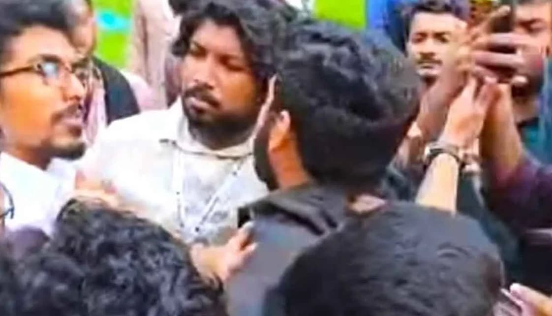 উৎসবের বদলে রণক্ষেত্র! প্রথম কাউন্সিলেই হাতাহাতিতে জড়াল জাতীয় ছাত্রশক্তি