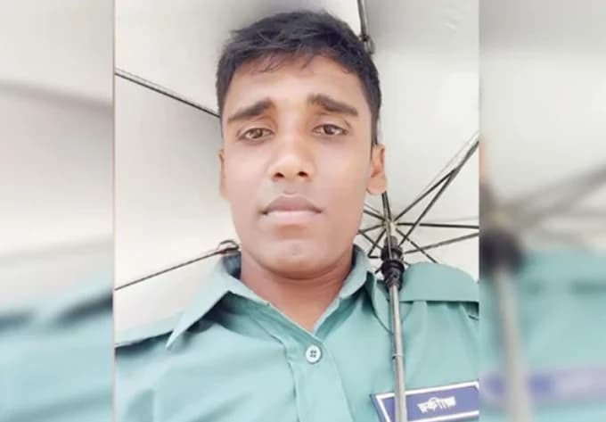 রক্ষকই যখন ভক্ষক: পুলিশের পোশাক পরে ৪০ ভরি স্বর্ণ লুট, গ্রেপ্তার কনস্টেবলসহ ২