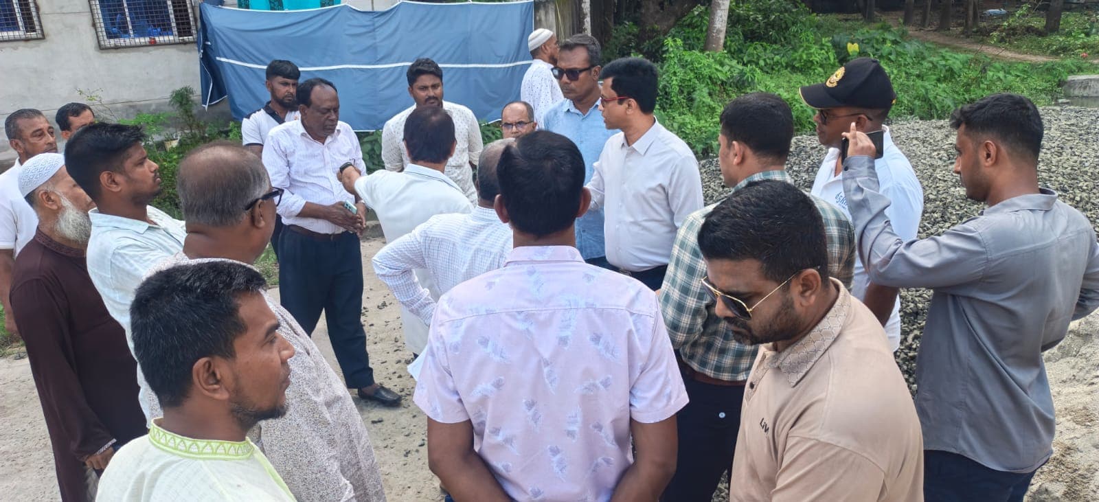 ‎পিরোজপুর পৌরসভার সিগনেচার সড়ক পরিদর্শনে জেলা প্রশাসক