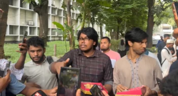 শহীদদের রক্তের বিচার! ওবায়দুল কাদেরসহ ৭ জনের ফাঁসির রায়ে উল্লাসে ঢাকা বিশ্ববিদ্যালয়