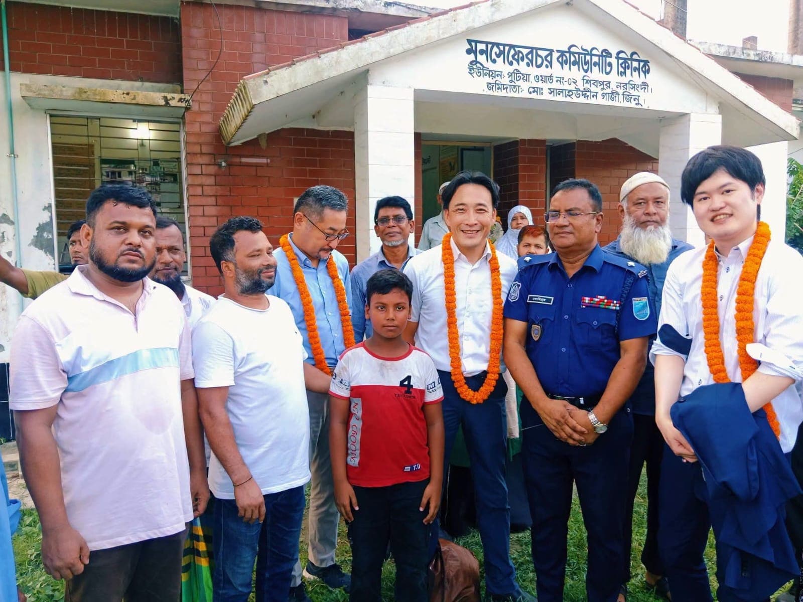 নরসিংদীর শিবপুরে কমিউনিটি ক্লিনিক পরিদর্শনে জাপান প্রতিনিধি দল