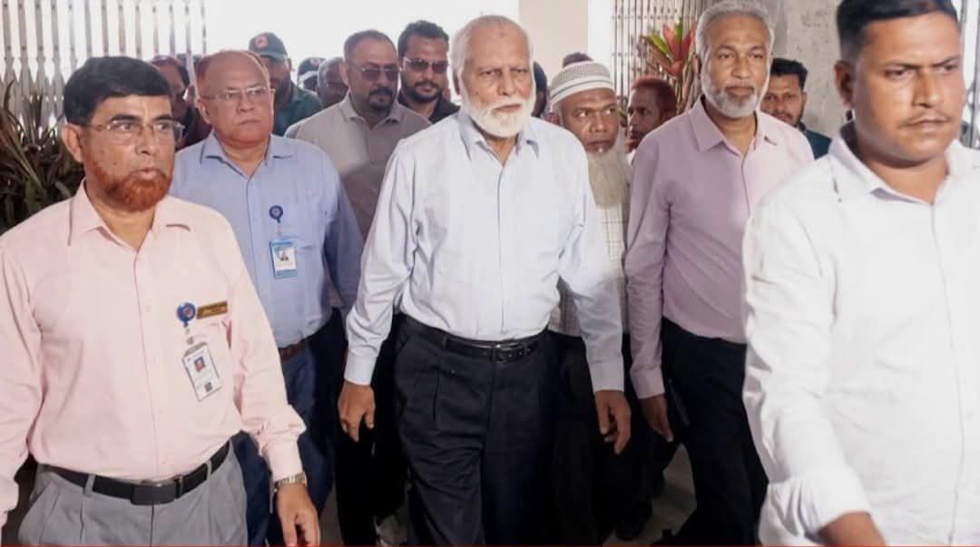 আগুনের আতঙ্ক ও অসুস্থতায় হাসপাতালে দুই প্রাণ ঝরে গেল, জবাব চাইছেন প্রতিমন্ত্রী