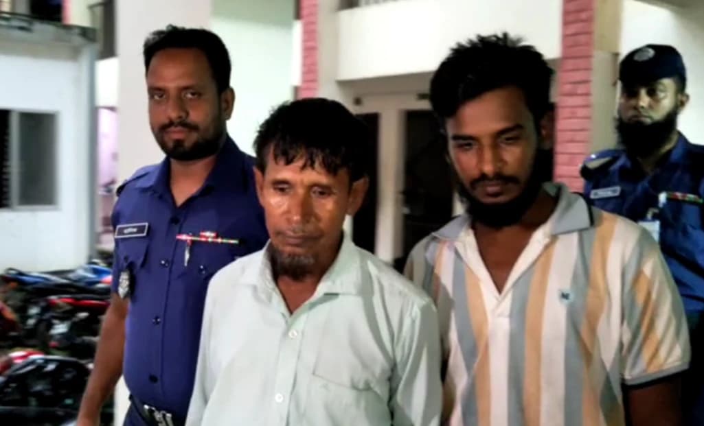 রাজবাড়ীতে বিকাশ প্রতারক চক্রের ২ সদস্য গ্রেপ্তার, ২ লাখের বেশি টাকা ও মোবাইল উদ্ধার