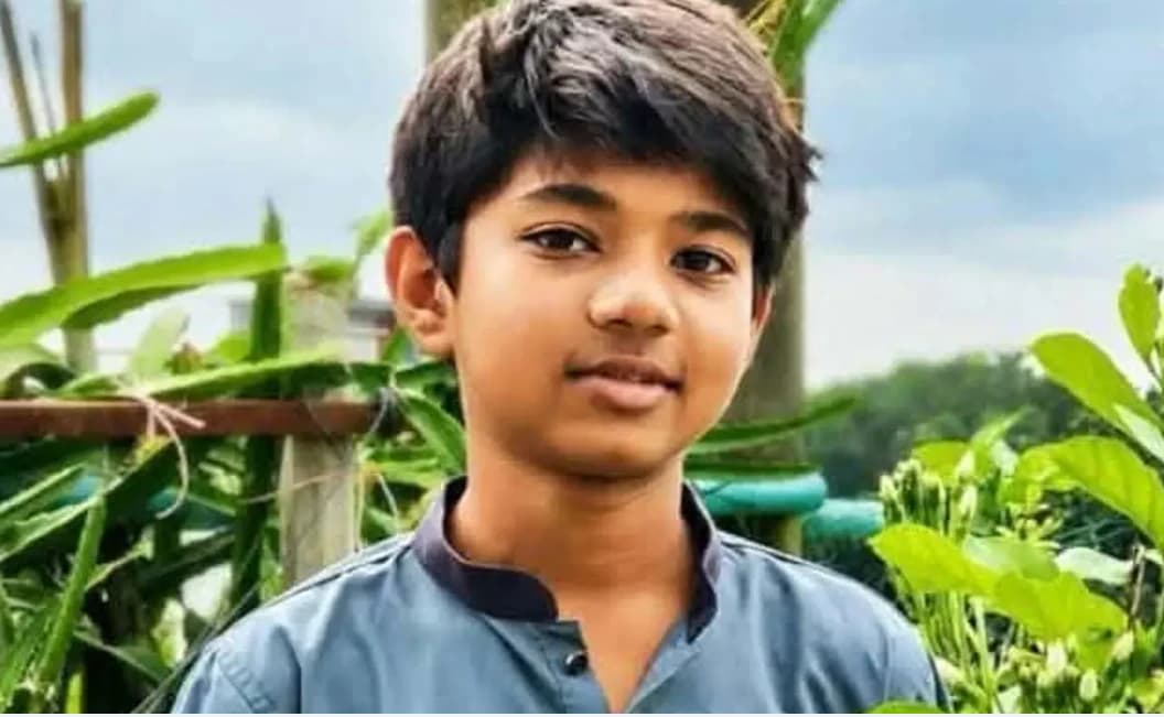 বিশ্ববিদ্যালয়ের কাছেই ঝোপের ভেতর মিলল নিখোঁজ কুবি শিক্ষকের ছেলের মরদেহ
