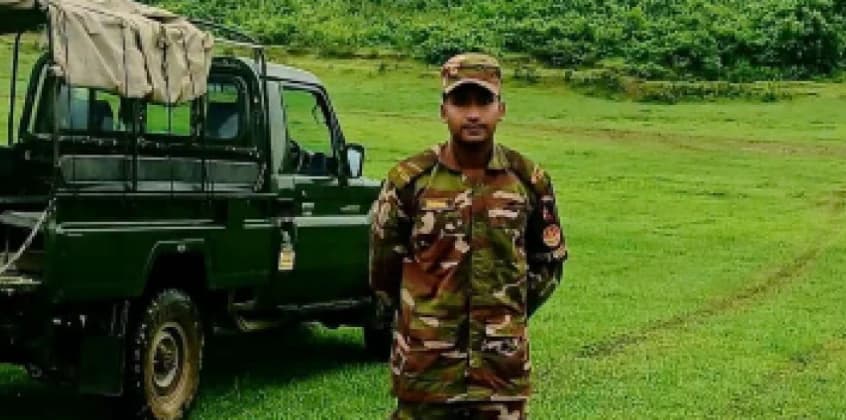সামরিক মর্যাদায় দাফন হলেন চট্টগ্রামে ট্যাংক দুর্ঘটনায় নিহত সেনাসদস্য পিয়াস