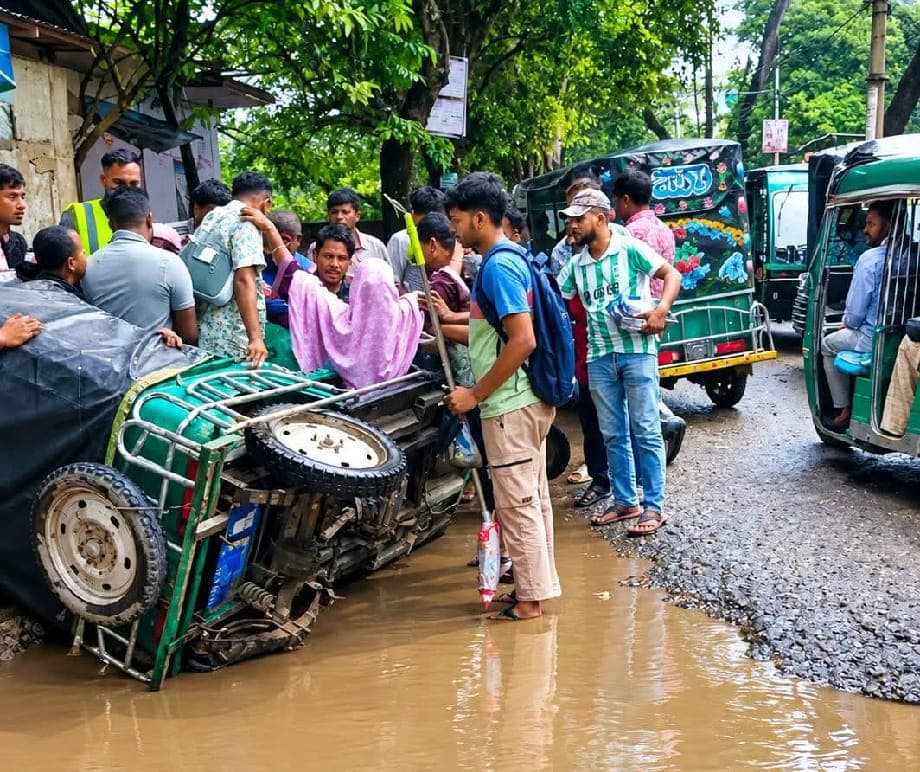 নবীনগর–কোম্পানীগঞ্জ সড়কের অংশ যেন মরণফাঁদ 