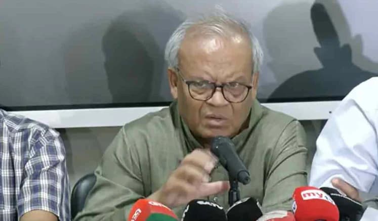 তেলের দাম বাড়লেও প্রতি লিটারে ১৪ টাকা ভর্তুকি দিতে হবে সরকারকে: রুহুল কবির রিজভী