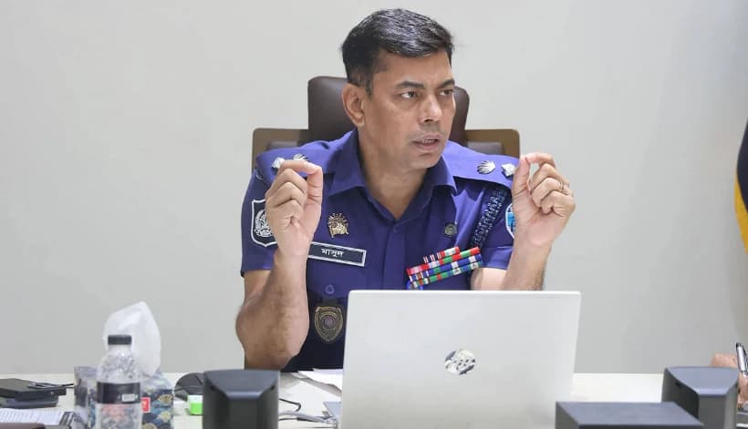 গুজব ছড়ালেই এবার কঠোর ব্যবস্থা, ধর্মীয় সম্প্রীতি রক্ষায় চট্টগ্রামের পুলিশের বিশেষ সতর্কবার্তা