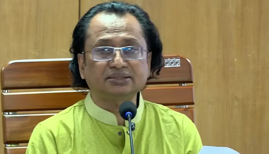 ‘পাঁচ বছর সরকার থাকবেই’, ককটেল-আগুনের হুঁশিয়ারি দিয়ে কড়া বার্তা তথ্য উপদেষ্টার