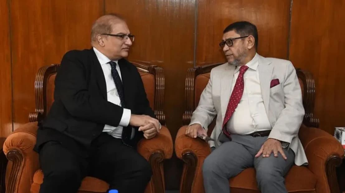 লিভার প্রতিস্থাপনে বড় ঘোষণা: বাংলাদেশি চিকিৎসকদের প্রশিক্ষণ ও কারিগরি সহায়তা দেবে পাকিস্তান