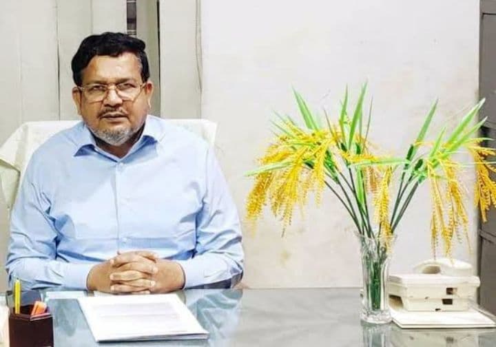 দুর্গাপূজা উপলক্ষে পৌরসভার সড়ক সংস্কারে জরুরি ব্যবস্থা নেওয়ার নির্দেশ এমপি শিমুল বিশ্বাসের।