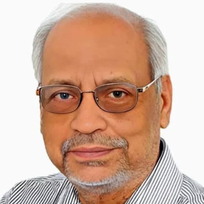 বিমানবন্দরে বিশৃঙ্খলা ও লাঞ্ছনার অভিযোগ, সাবেক এমপি মেজর (অব.) আখতারুজ্জামানের বিরুদ্ধে মামলা