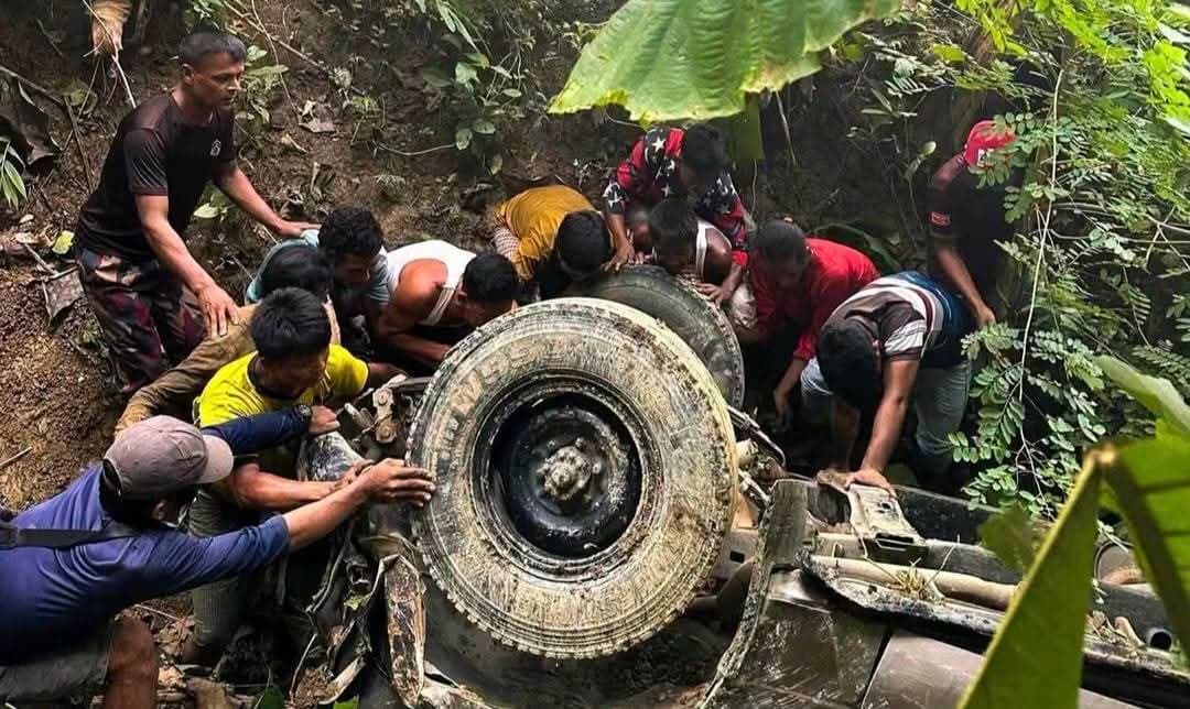 আনন্দভ্রমণে গিয়ে প্রাণ গেল দুই বন্ধুর, থানচির খাদে ঝরল তাজা প্রাণ