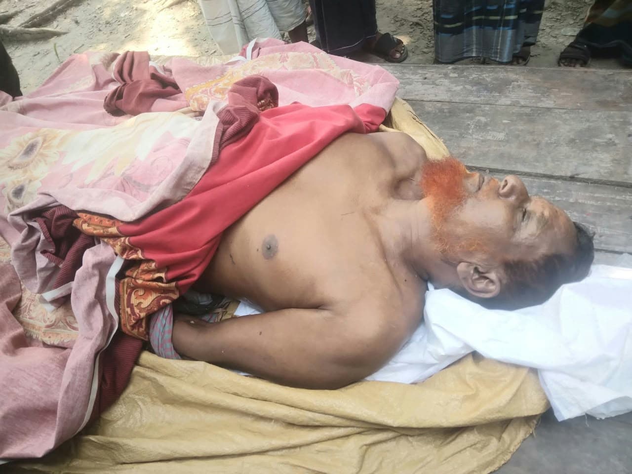 সিংড়ায় টিনের ঘরেই বিদ্যুতের মরণফাঁদ, প্রাণ গেল বৃদ্ধের