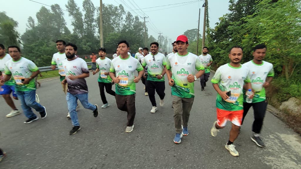নরসিংদী সুস্থতার বার্তা নিয়ে রায়পুরায় ম্যারাথন, দৌড়ালেন দেশি-বিদেশি প্রায় এক হাজার প্রতিযোগী