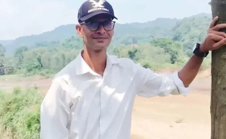 গত বছর কুপিয়ে জখম, এবার গুলি—নেত্রকোণার সাংবাদিককে কে হত্যা করল?