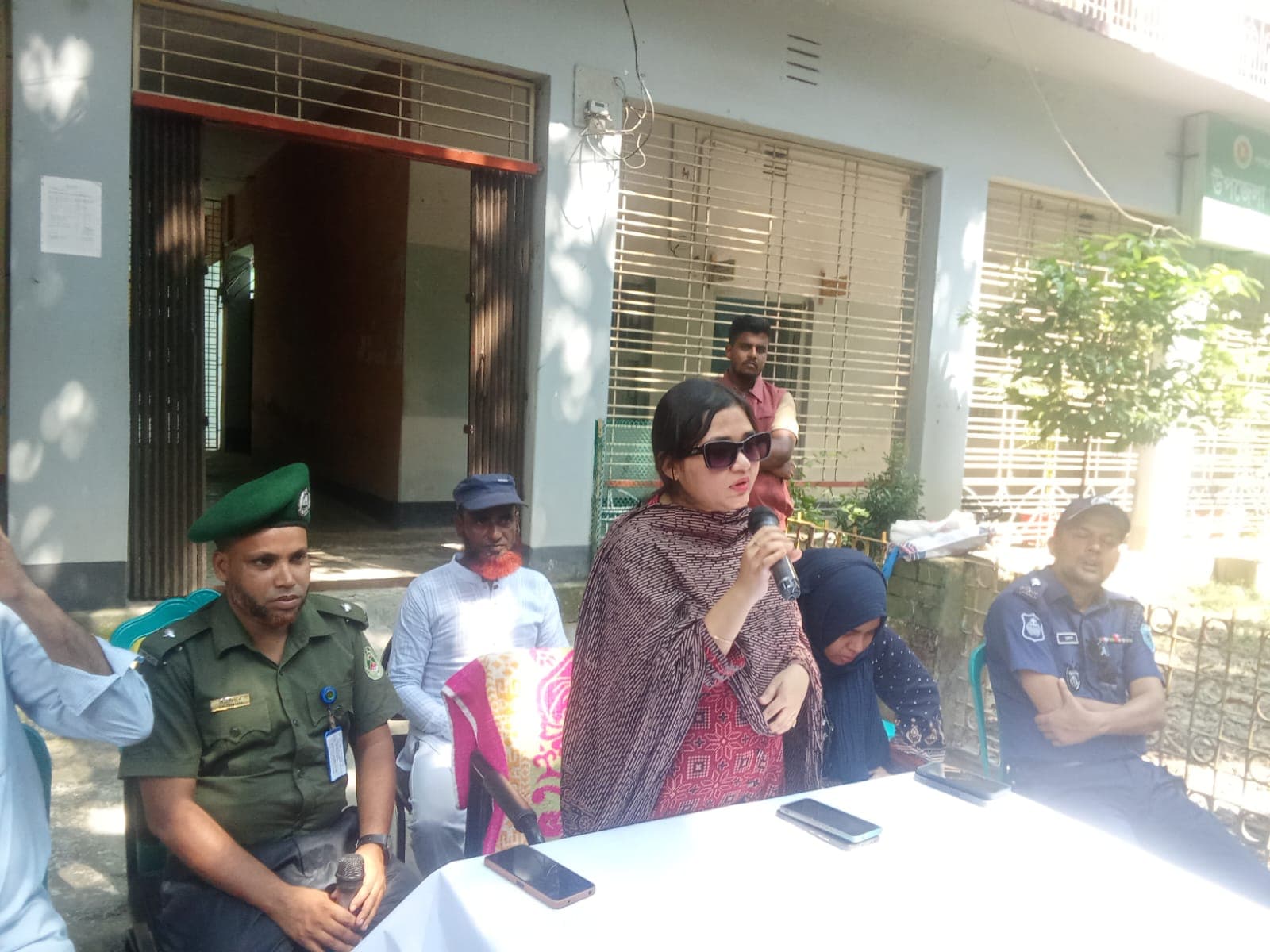 পূজামণ্ডপে কোনো ছাড় নয়, বিশৃঙ্খলা করলেই কঠোর ব্যবস্থার হুঁশিয়ারি ইউএনওর
