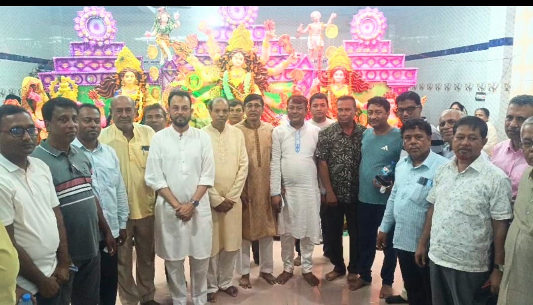 মহাষ্টমীতে বাগআঁচড়া পূজামণ্ডপ পরিদর্শনে শার্শা বিএনপির সাধারণ সম্পাদক লিটন