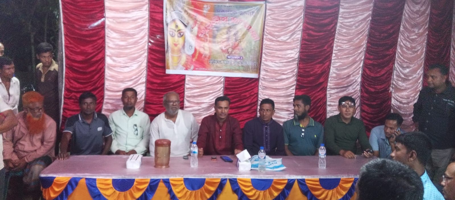 গভীর রাতে মণ্ডপে মণ্ডপে ফারুখ খান, সনাতনীদের পাশে থাকার অঙ্গীকার
