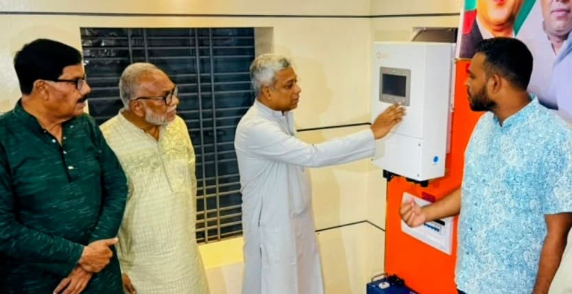 দেশে প্রথম! বিএনপি কার্যালয়ে সৌরবিদ্যুৎ, বদলে যাচ্ছে রাজনীতির আলো