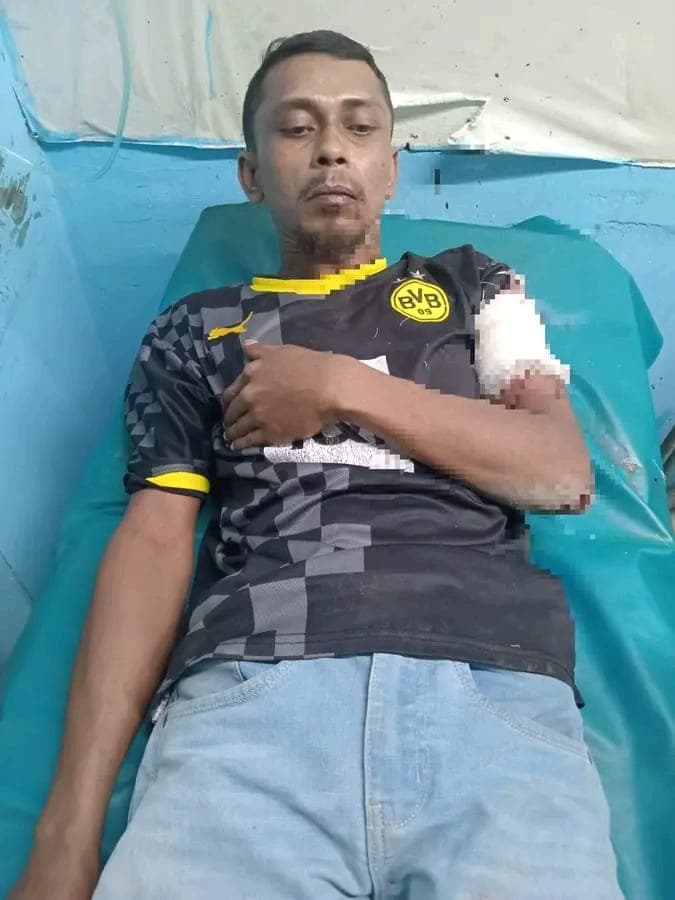 খুলনায় সন্ধ্যায় পথ আটকে রংমিস্ত্রিকে ছুরিকাঘাত, ছিনিয়ে নিল টাকা ও মোবাইল