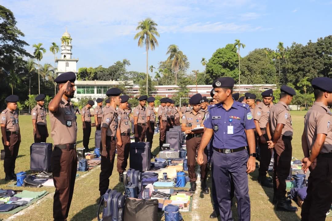 শৃঙ্খলার বার্তা নিয়ে ময়মনসিংহে পুলিশের কিট প্যারেডে কঠোর নির্দেশনা