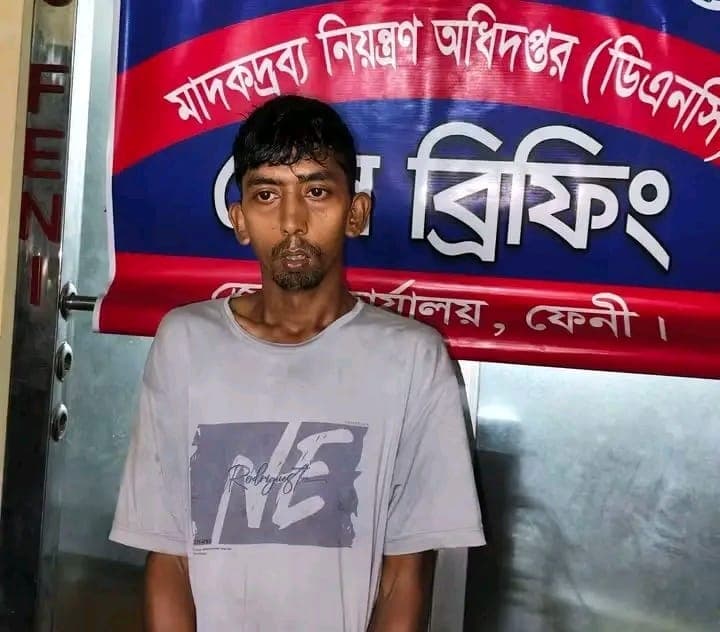 ফুলগাজীতে মাদকদ্রব্য নিয়ন্ত্রণ অধিদপ্তরের ডিএনসির অভিযানে ফেনসিডিলসহ যুবক আটক