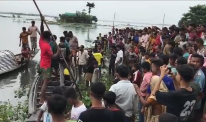 সুনামগঞ্জের জগন্নাথপুরে নৌকাডুবিতে ৪ জন নিখোঁজ, উদ্ধার ১ জনের লাশ