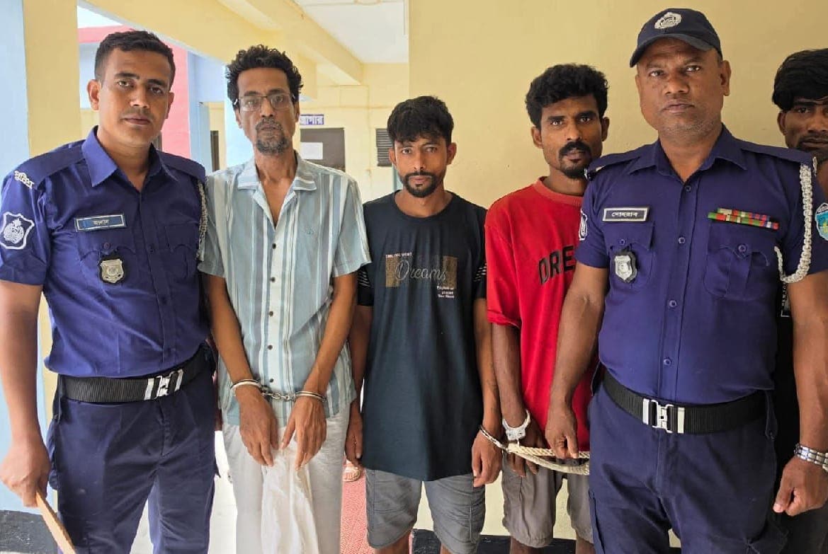 নবীনগরে পুলিশের বিশেষ অভিযান: ১৫৬ পিস ইয়াবাসহ গ্রেপ্তার ৩ মাদক ব্যবসায়ী
