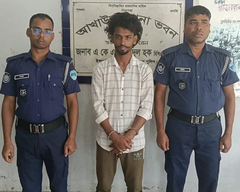 ছিনতাই, ডাকাতি ও মাদক মামলার ৭টি ওয়ারেন্টভুক্ত পলাতক আসামি সিজান গ্রেপ্তার