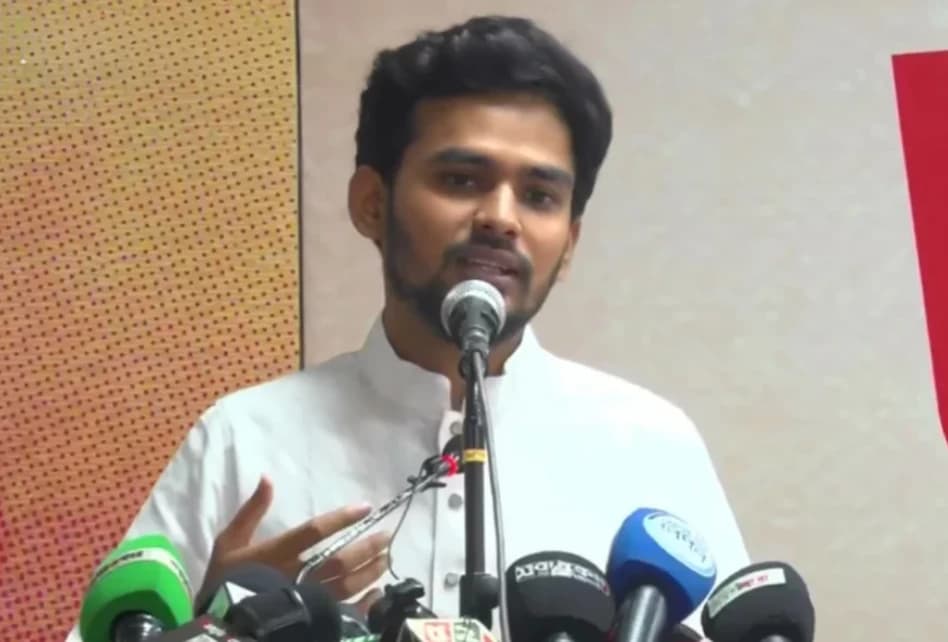 সাহসী সিদ্ধান্ত নিতে সামগ্রিকভাবে ব্যর্থ অন্তর্বর্তী সরকার: আসিফ মাহমুদের