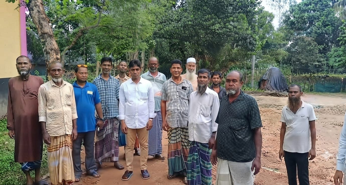 নিজস্ব অর্থায়নে রাস্তা সংস্কার: মধুপুরে রবিউল ইসলামের অনন্য জনকল্যাণমূলক উদ্যোগ