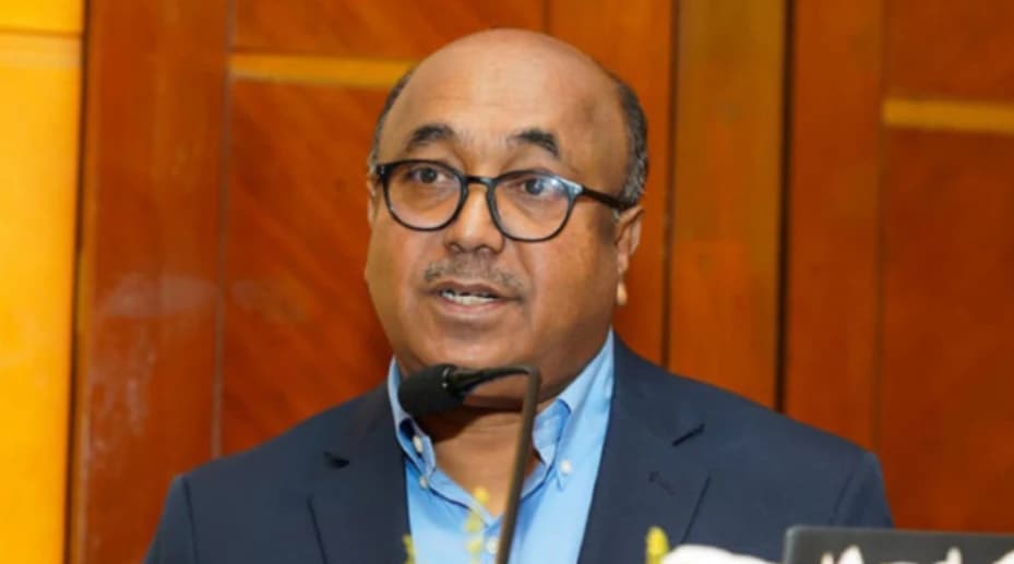 শারীরিক অসুস্থতার কারণে পদত্যাগ করছেন পিএসসির চেয়ারম্যান অধ্যাপক মোবাশ্বের মোনেম