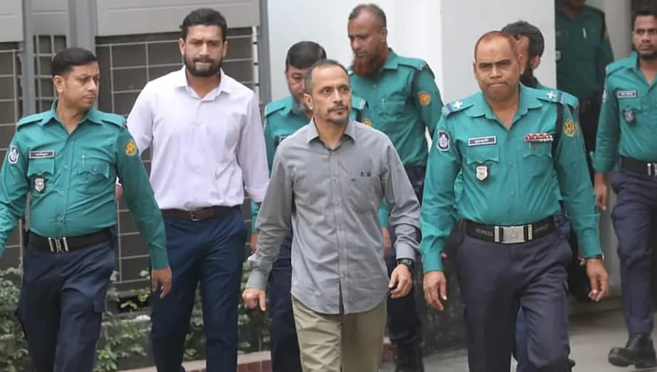 ‘সংসার চালাবো নাকি আইনজীবীর ফি দেবো?’ কাঠগড়ায় কান্নায় ভেঙে পড়লেন লেফটেন্যান্ট কর্নেল রেদোয়ান