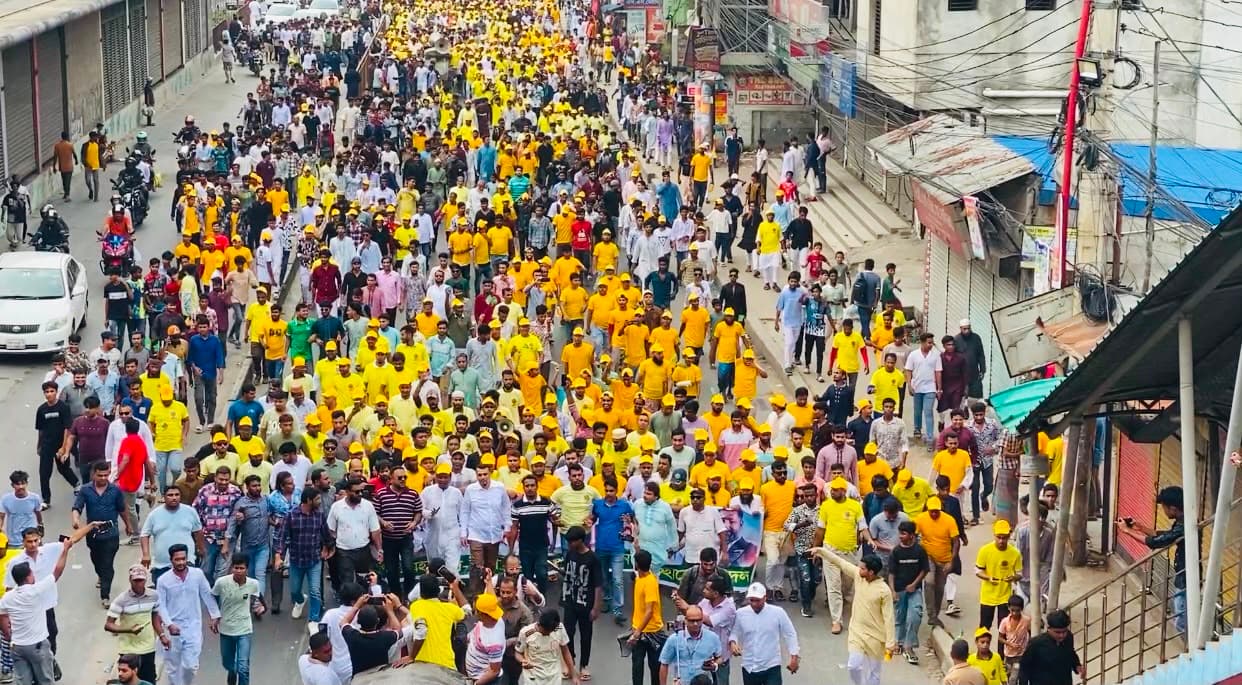 স্বেচ্ছাসেবক দলের প্রতিষ্ঠাবার্ষিকীতে টঙ্গীর মহাসড়কে বর্ণাঢ্য শোভাযাত্রা