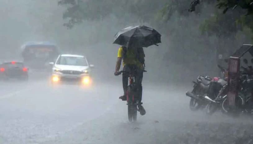 আগামী ৫ দিন দেশজুড়ে ভারি বৃষ্টির পূর্বাভাস, কমবে তাপমাত্রা বলে জানাল আবহাওয়া অধিদপ্তর