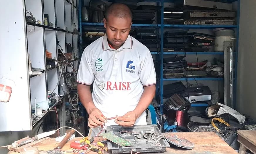 ঠাকুরগাঁওয়ের জয়ন্ত সেন অভাবের ঘরে স্বপ্নের আলো জ্বাললেন