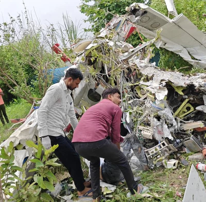 ভারতে প্রশিক্ষণ বিমান বিধ্বস্ত: প্রাণ হারালেন দুই পাইলট, তদন্ত শুরু করেছে ডিজিসিএ